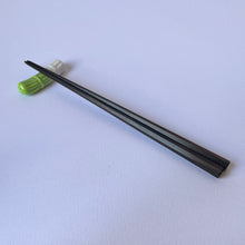 Load image into Gallery viewer, Spring Onion Chopstick Rest